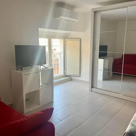 Apartment Maison Ludovin Neapel